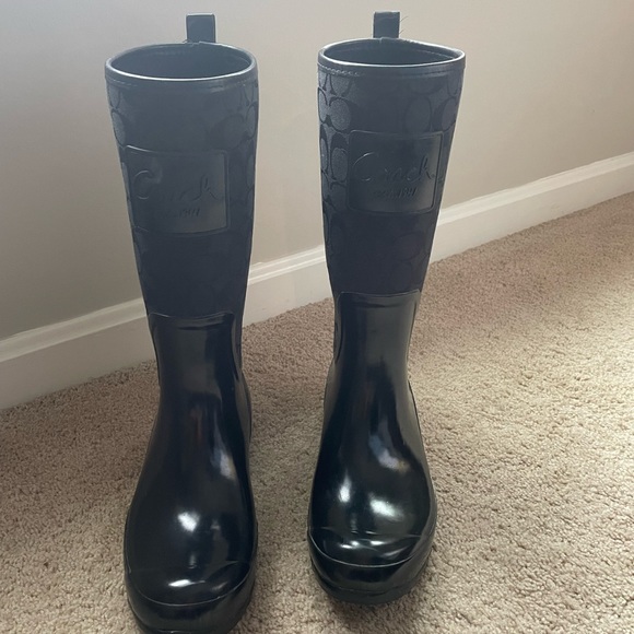 Coach Pearl Rainboots size 10